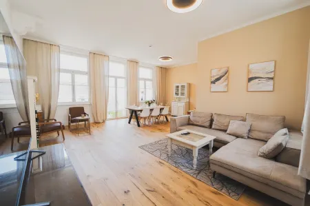 Moderne Altbauwohnung Nähe Hauptbahnhof Отели в г. Пфорцхайм