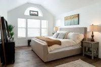 Newly Renovated Home. Monthly Rental Discounted Rate. Relax in Our Massage Chair