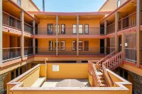 Der Steiermark Unit 108 King Studio Off Main St w/ Patio, Hot Tub & Free Parking