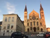 'The Nest of Kings', 2 steps from the cathedral
