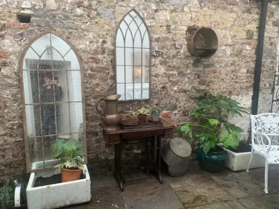 Gorgeous Listed Central  Cottage Abbey Views