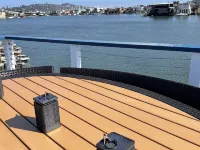 "Top Choice Houseboat Rental," says Discover Sausalito. 2bd 2ba floating home. Hotels in Sausalito