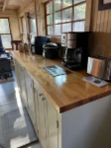 Cona LaPrade Cabin - located next to LaPrade's Marina on beautiful Lake Burton.