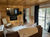 Beautiful, cozy 2 bedroom house on Brantingham Lake! Hotels in Greig