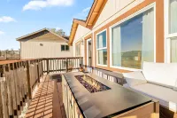 NEW! The Sunset Retreat - Lake Gregory, Mtn Views!