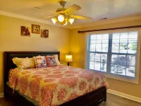 Convenient Beach Home, Beach Access Across Street - balcon