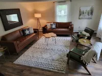 Spacious Retreat, High Speed Wi-Fi! Walk To Lake and Camp of the Woods! Hotels in Speculator