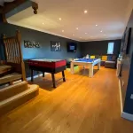 Luxury 4-5 Bed Home with Games Room and Balcony