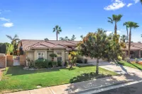 The Drexell- Newly Upgraded home w/ pool, spa, firepit! - مسبح خاص