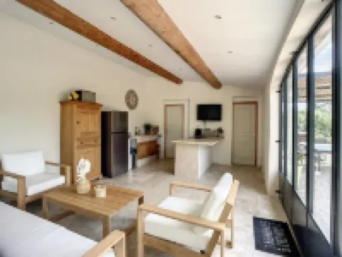 Gite au Calme Avec Piscine