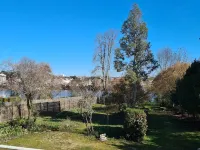 Town house on the banks of the vienne Hotels in Chatellerault