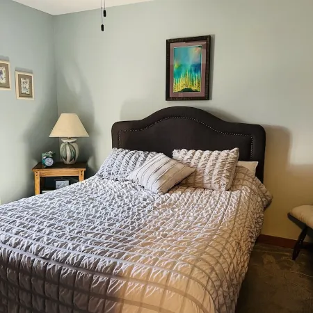 Clink’s Cabin- cozy home situated in beautiful picturesque Indian River Michigan