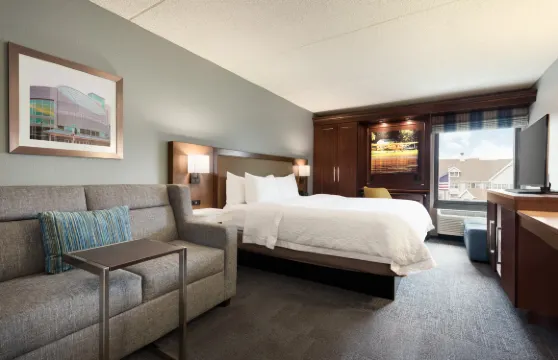 阿普爾頓-福克斯河購物中心區歡朋酒店