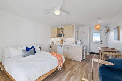 Casa Oceana - Boutique Studio Condo w/Pool ☀️🏖🌊🐚 Hotels near The Candy Corner
