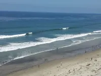 Beautiful Oceanfront Home, Gorgeous Views, jacuzzi, Deck and Patio! Best Value!