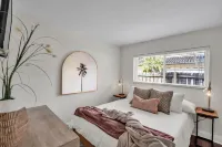 5 Minutes to Beach! Luxury 4Br Home, Heated Private Pool, Games, & Firepit!