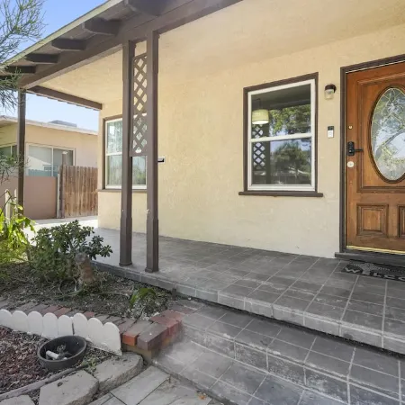 Pool - Game Room - FirePit - Free Parking - Sleeps 12 - Riverside Summer Getaway