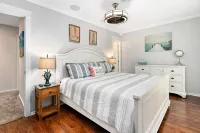 Welcome to Willow Haven! Walk-Bike-Shuttle to Beach. Pool & Tennis/Paddle
