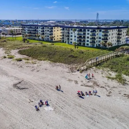 Incredible Three Bedroom Oceanfront Corner Unit. Out to the Beach in Seconds!