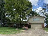 Escape to the Lake for a Hidden Gem. Magnificent lake side setting.