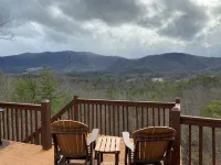 McDaniels Misty Blue ~ A Cozy & Quaint Cabin w/Exceptional Smoky  Mountain Views
