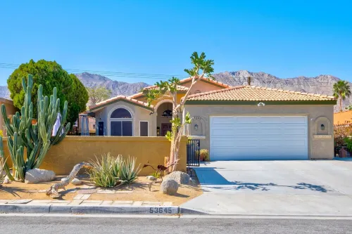 3BR #259048 A charming pool home with astonishing mountain views Great Location!