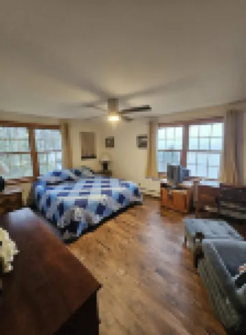 Large  Lakefront Home on Burt Lake, ICE FISHING Hunting, fishing snow sking golf