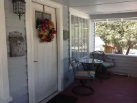 Historic Cottage Downtown