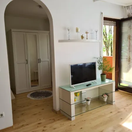 Gemütliche Ferienwohnung in Grünen Parkwohnanlage mit Balkon