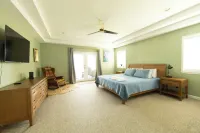 Large family home with dock on Lake Keowee!