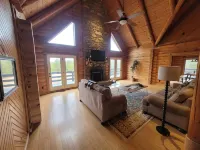 Nolin Lake Log Cabin ~ Beautiful Water Views ~ Great Family Getaway!
