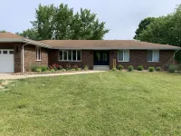 Warren Dunes- Pool, Hot Tub, Pet Friendly, Firepit, Pergola, Near Beach