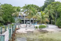 BEACHFRONT POOL HOME