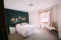 Heart of Houghton! Trails, Shopping & More! Hotels in 