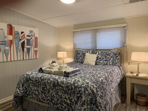 NEW RESORT-STYLE POOL, CUTE HOUSE, 88 STEPS TO SAND!