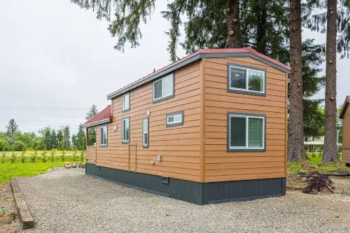 Rainforest Tiny Home Retreat Industrial #26