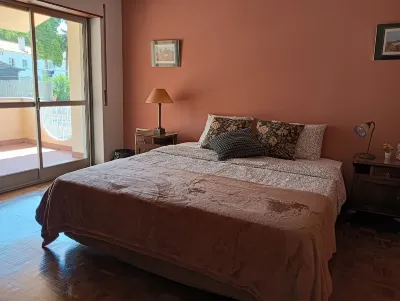 Villa do Sol Carcavelos Beach House فنادق في Paco de Arcos