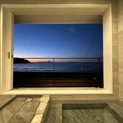 H H Calme Hotels near 湯浴堂