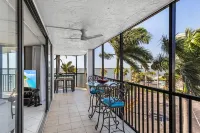 Fully Renovated, Resort Corner Condo in Sanibel Harbour Tower with Private Beach