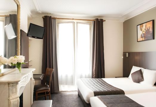 Hotel Corona Opera Over view