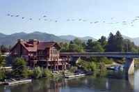Weasku Inn Hotels in Josephine County