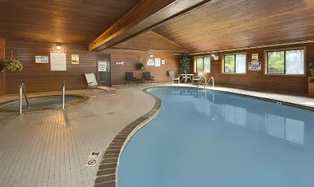 Super 8 by Wyndham Shakopee