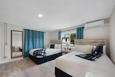 Palm Cove Motel Hotels in der Nähe von Painting with a Twist