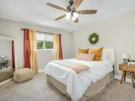 Fresno House, Sleep No. Beds, BBQ, Fire Pit, 4 Bed: 2 Bath Отели рядом с достопримечательностью «Oh Wow Nickel Arcade»