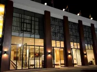 The Regent Ubon Hotel Отели рядом с достопримечательностью «Школа Narinukun»