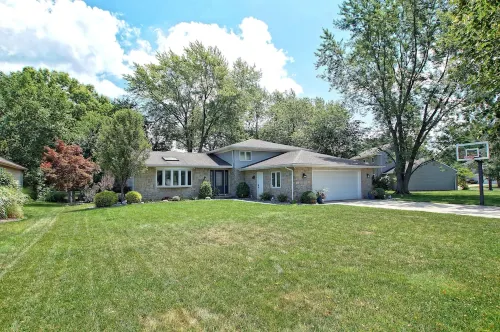 Your own suburban oasis on Cleveland's West Side