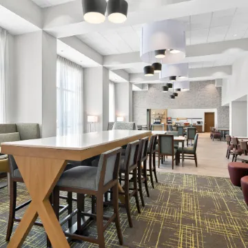 Hampton Inn & Suites by Hilton Chicago Medical District UIC