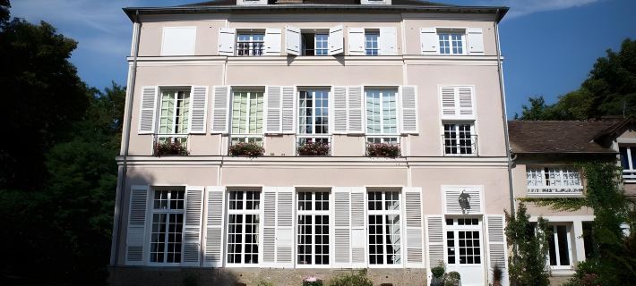 Le Chateau de La Vierge Hotels in Essonne