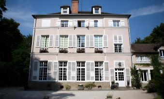 Le Chateau de La Vierge