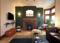 Matilda - Stunning, 3-bed, vintage home in Duluth! 덜루스 호텔